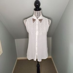 🌼3 for 20🌼Sleeveless blouse (studded)